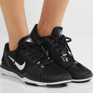 NIKE FLEX SUPREME TR 5 CROSS TRAINING SHOE. BLACK/WHITE. SIZE: 7
